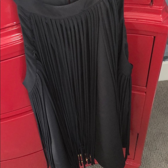 Sleeveless black tank with fringe - Picture 2 of 5